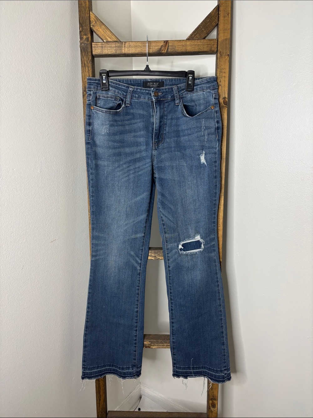 Judy Blue Women's Flare Jeans in Medium Blue with Distressed Detail Size 31